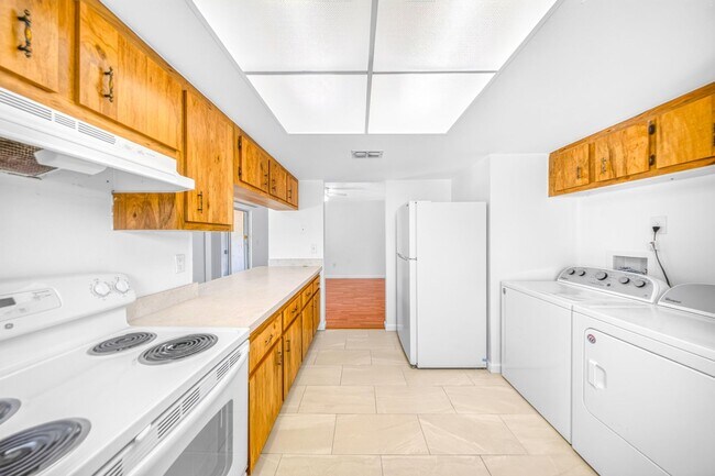 Building Photo - 428 Banana Cay Dr