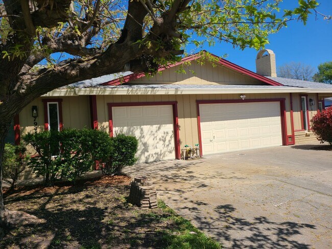 Primary Photo - 7945-7947 Tangors Way