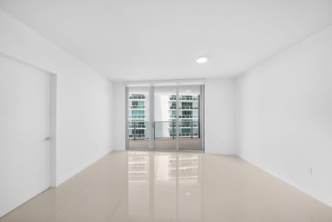 Building Photo - 488 NE 18th St