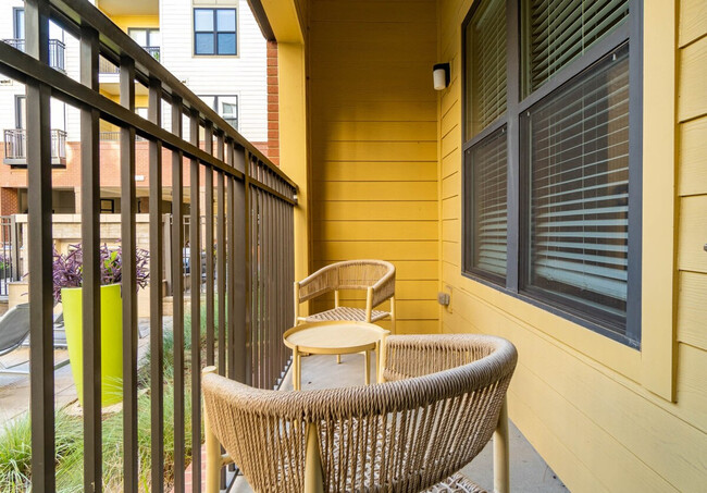 Building Photo - 408 E Hargett St