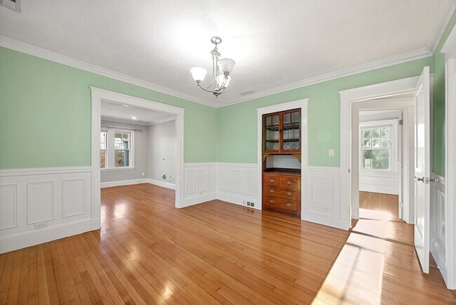 Building Photo - 1045 Adams St