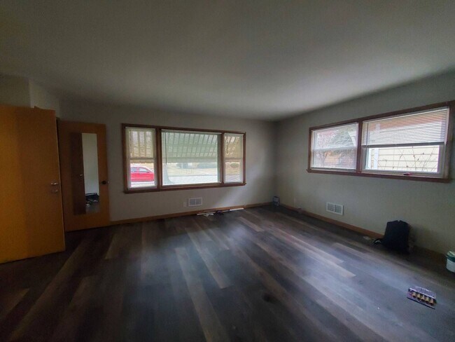 Building Photo - 4052 N 85th St