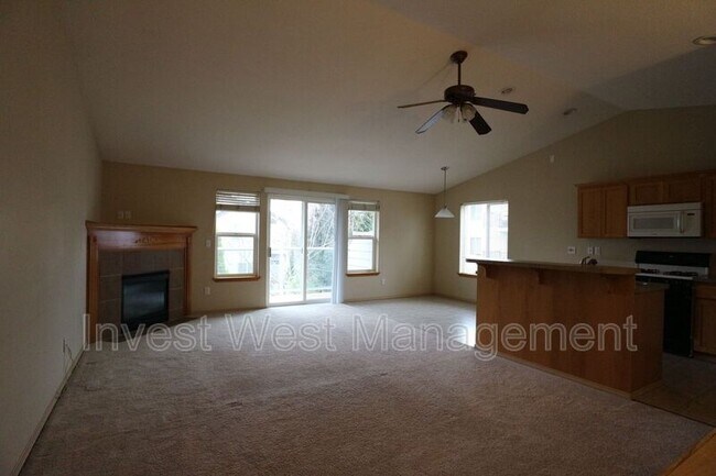 Building Photo - 1830 SE 11th Ave