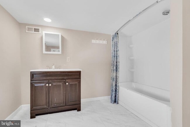 Building Photo - 19 Pleasant St