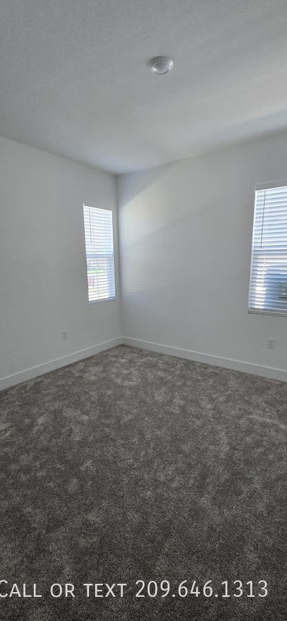 Building Photo - 3217 Shrute Dr