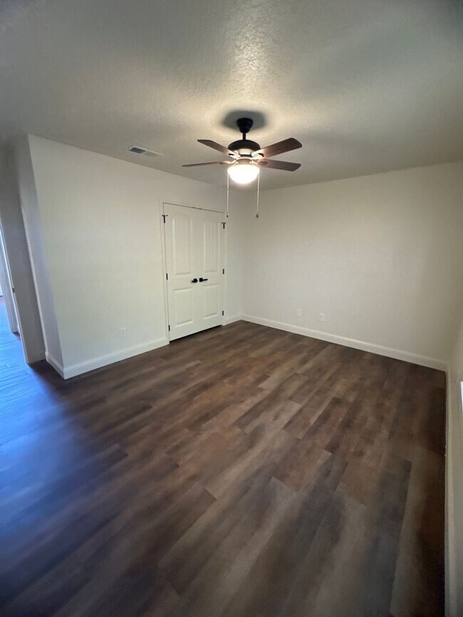 Building Photo - LIVE IN LUXURY Beautiful 4-bedroom, 2-bath Home