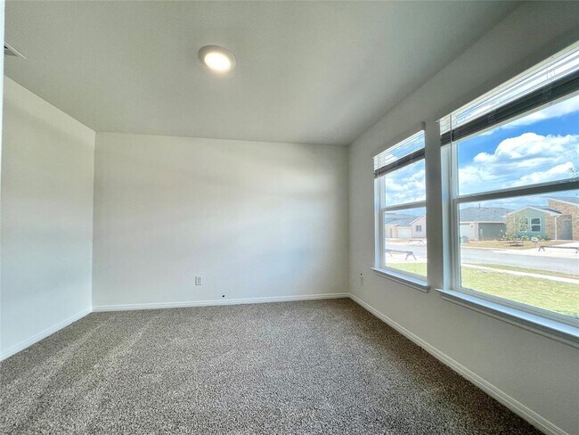 Building Photo - 590 Gladiola Lp