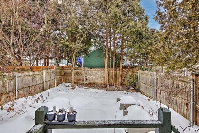 Building Photo - 118 Everett Ave