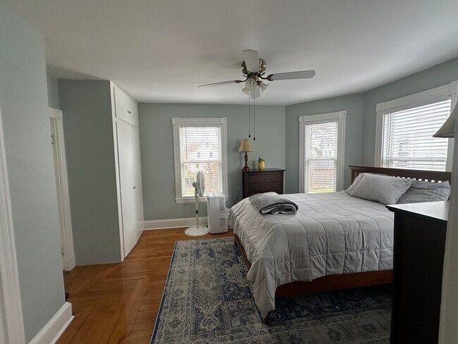 Building Photo - 11 Crescent Ave