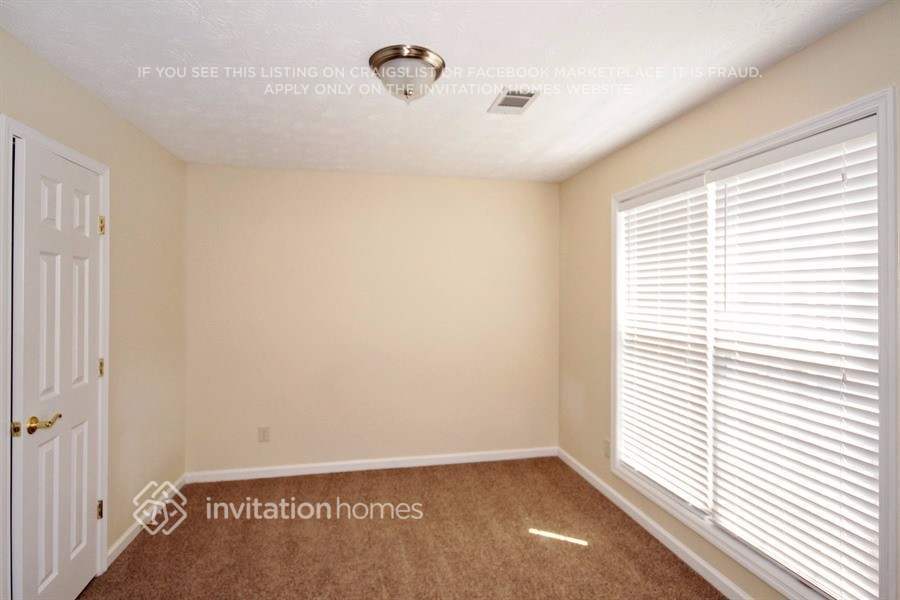 Building Photo - 6521 Carriage Ln