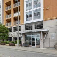 Building Photo - Downtown Bellevue One Bedroom One Bath Condo Available!