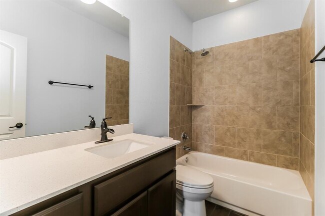 Building Photo - 21606 Bluejay Blvd