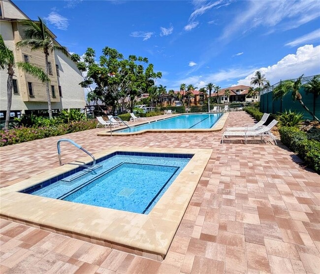 Building Photo - 3850 Mariners Walk