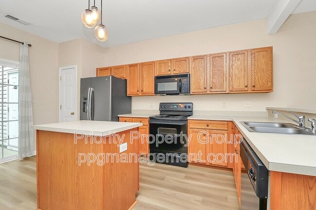 Building Photo - 3055 Golden Dale Ln