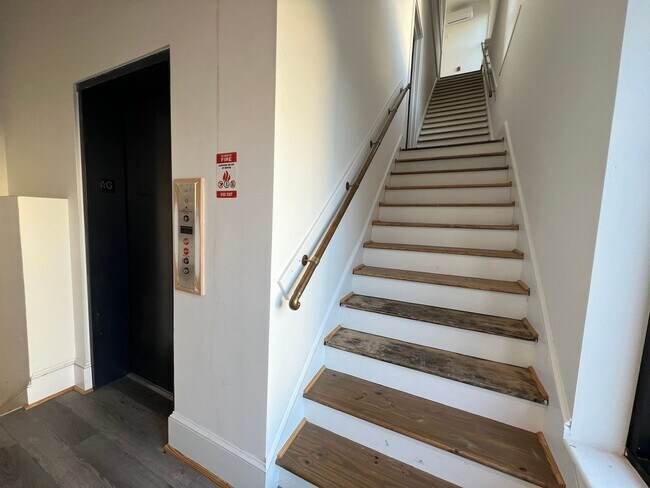 Building Photo - 301 Campbell Avenue- Downtown-Live, Work, ...