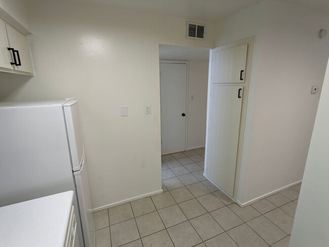 Building Photo - TUCSON - LAS COLINAS