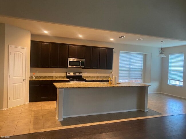 Building Photo - 5 br, 2.5 bath House - 2316 Gutierrez Drive
