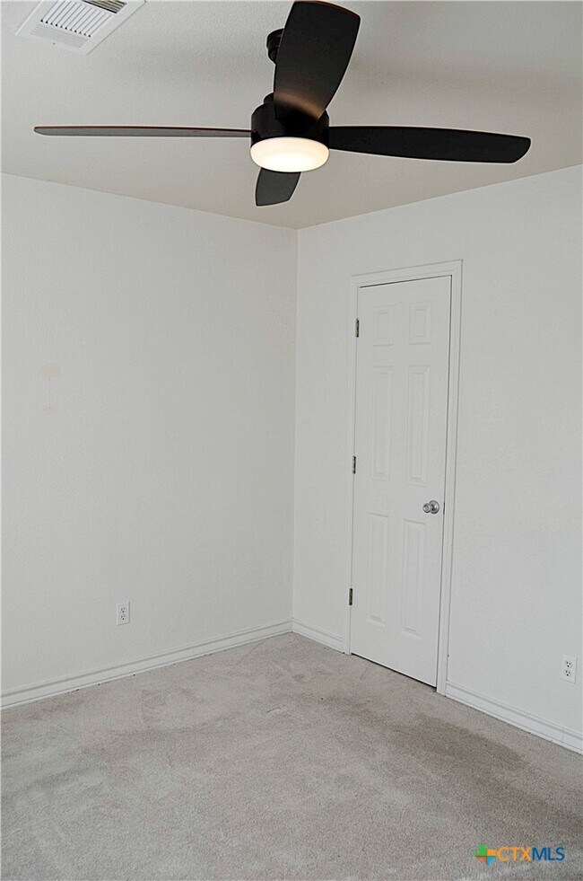 Building Photo - 2105 Merle Dr