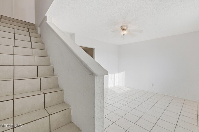 Building Photo - 13113 Violeta Ln