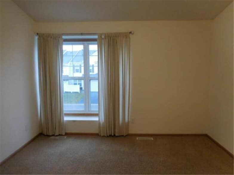 Building Photo - 4880 149th St N