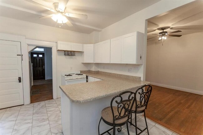 Building Photo - 5334 Gilson Ave