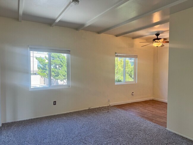 Building Photo - 4284 Third Ave