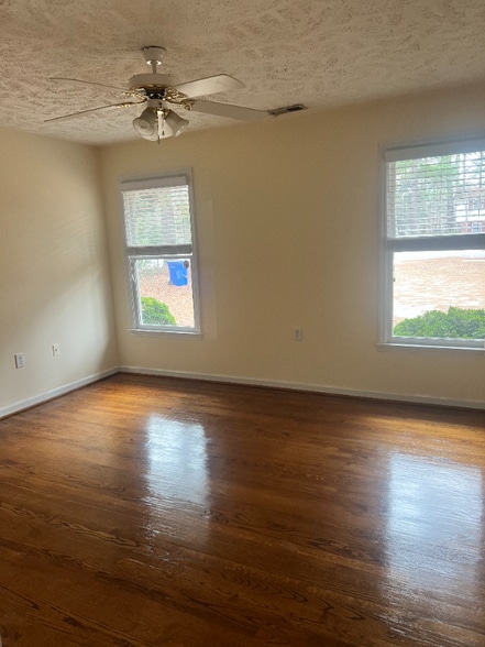 Building Photo - 209 S McPherson Church Rd