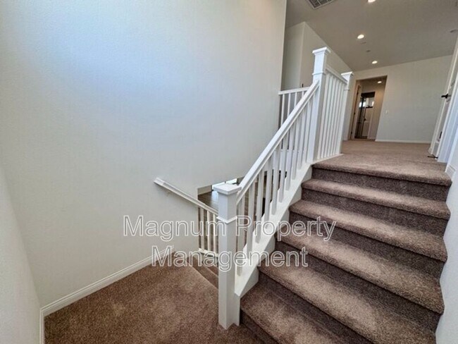 Building Photo - 25181 Desert Sage Dr