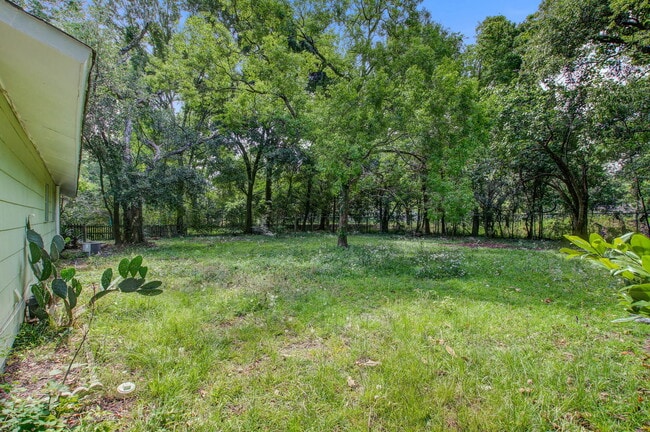 Building Photo - 1511 Mulberry St