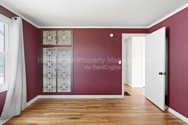 Building Photo - 112 W Amherst Ct