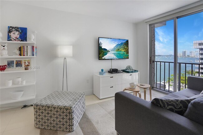 Building Photo - 800 West Ave