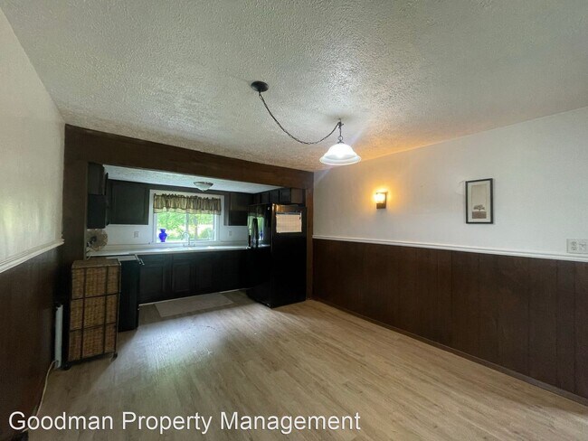 Building Photo - 3 br, 2 bath House - 675 Parma Center Road