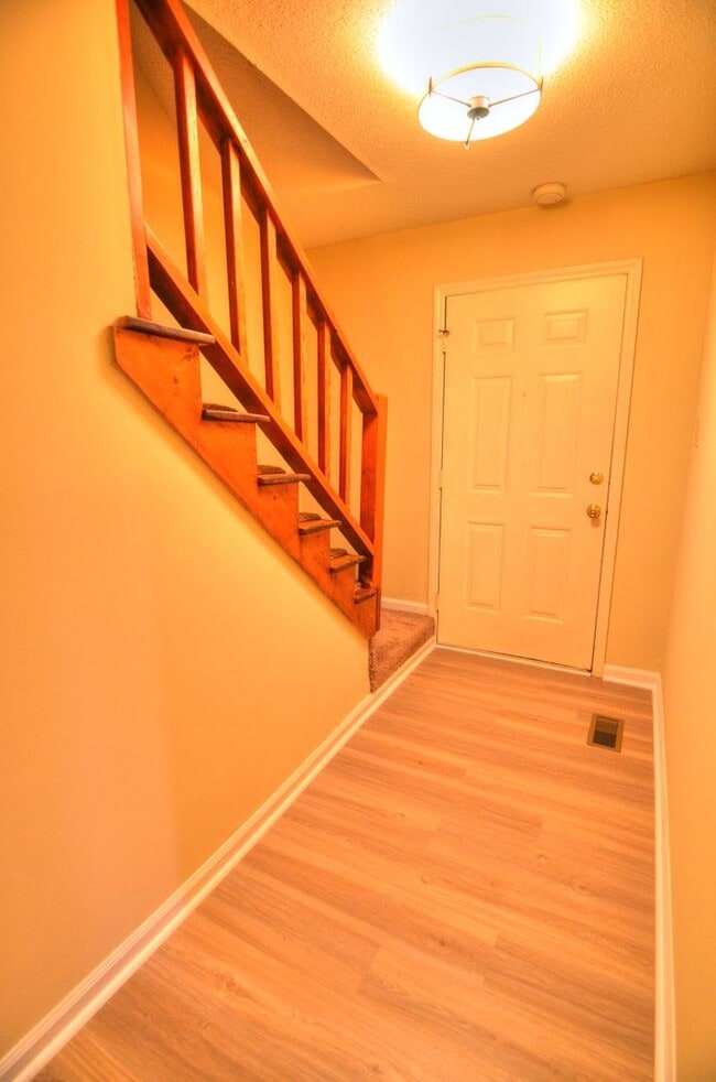 Building Photo - Walk to Downtown Carrboro From This End Unit Townhome!