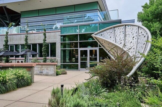 Building Photo - 1260 York St