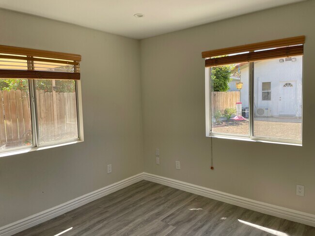 Building Photo - 5832 Donna Ave