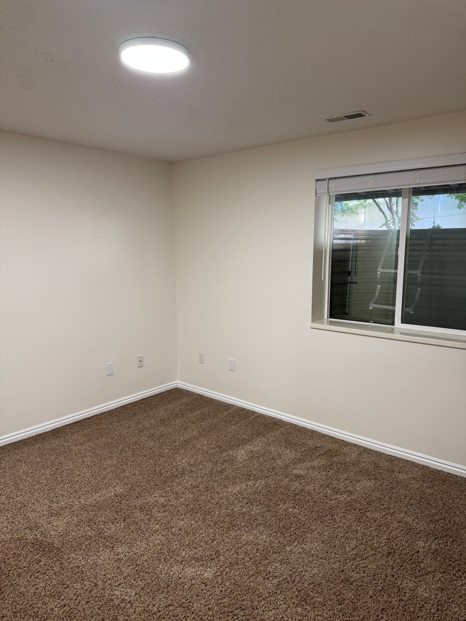 Building Photo - 1117 E 200 S