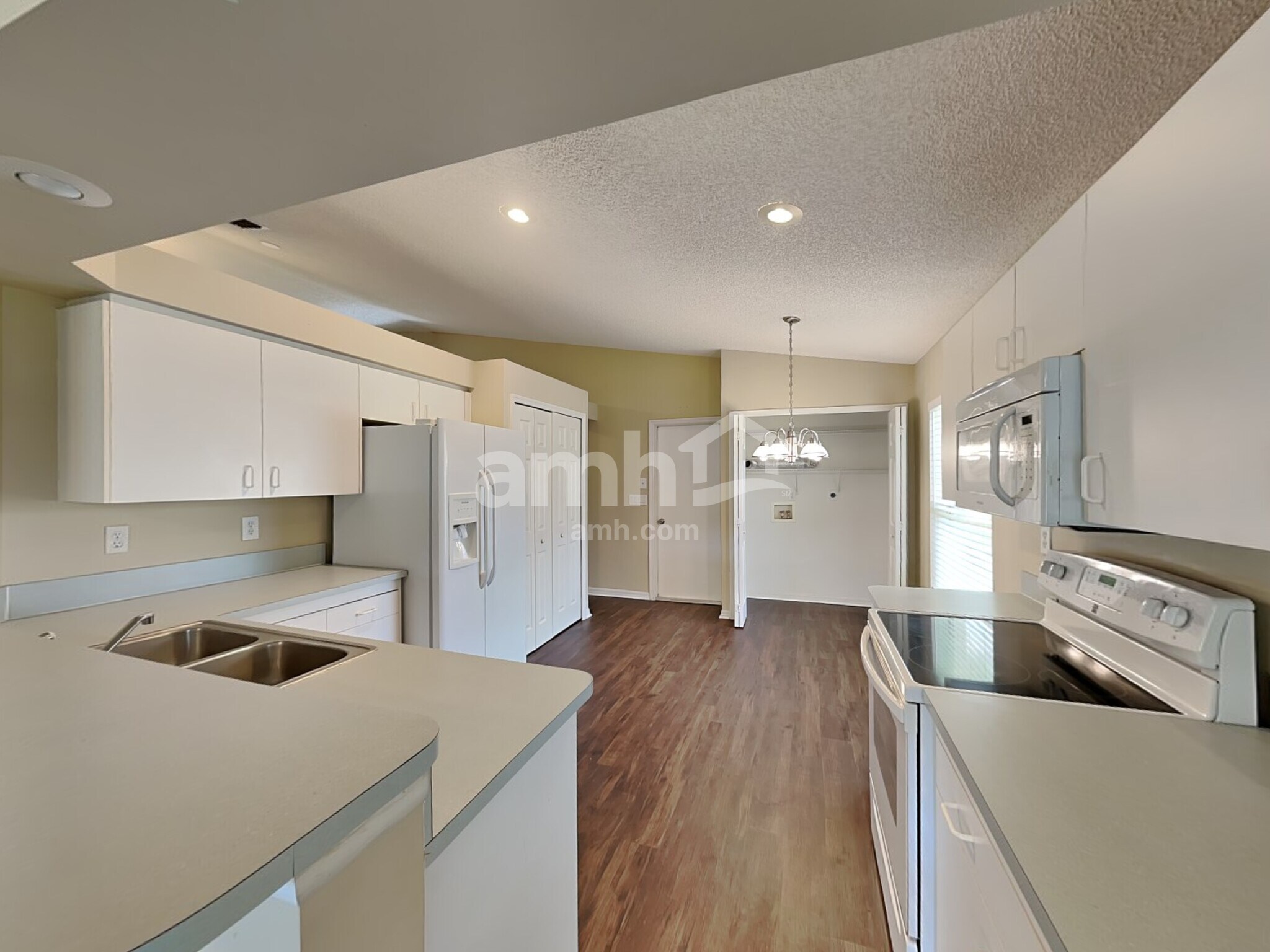 Building Photo - 2826 Sebastian Ln