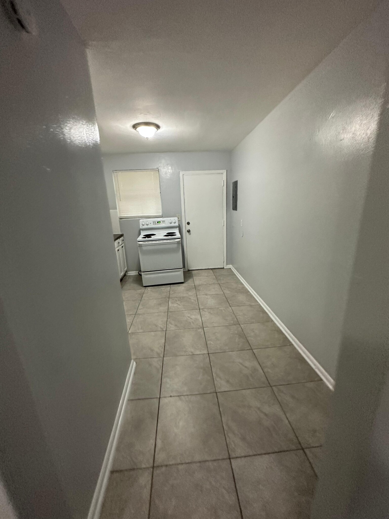 Building Photo - 2002 Palafox St