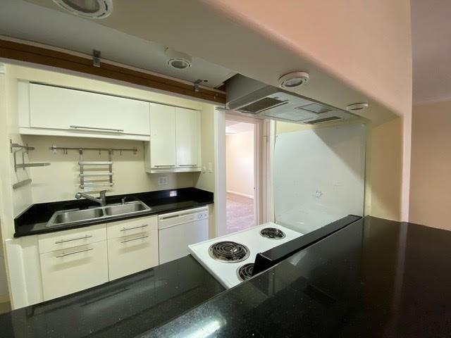 Building Photo - 6410 Del Monte Dr