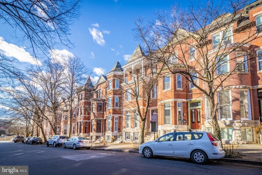 Building Photo - 2124 Bolton St