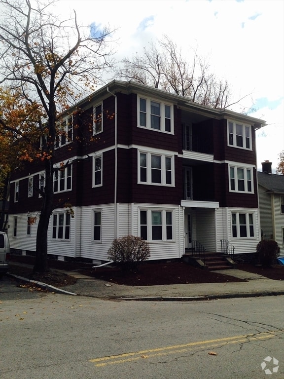 Building Photo - 154 Lovell St