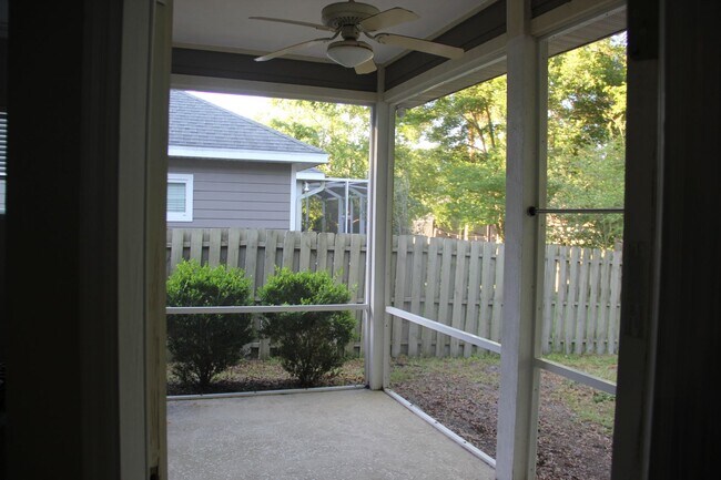 Building Photo - Longleaf 3 bedroom 2 bath
