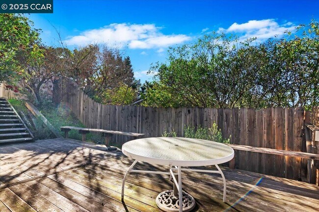 Building Photo - 207 Midway Dr