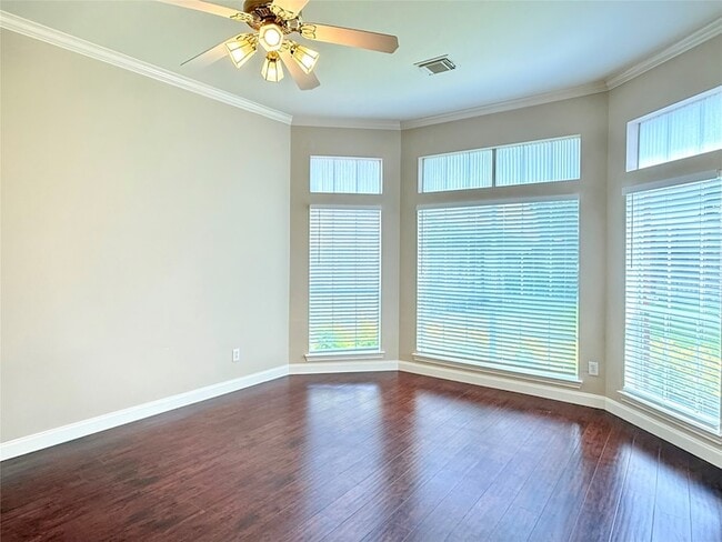 Building Photo - 4707 Gladesdale Park Ln