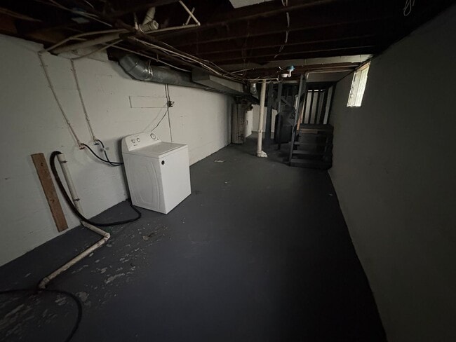 Building Photo - 180-182 North Powell Ave