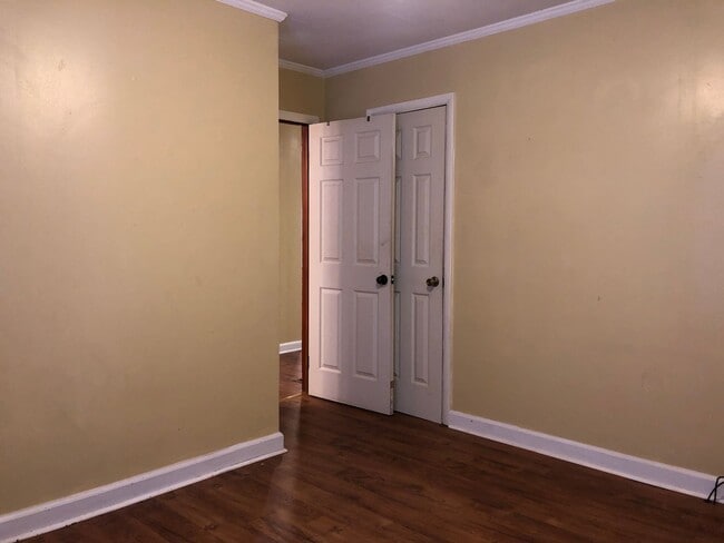 Building Photo - 553-B Jefferson Road