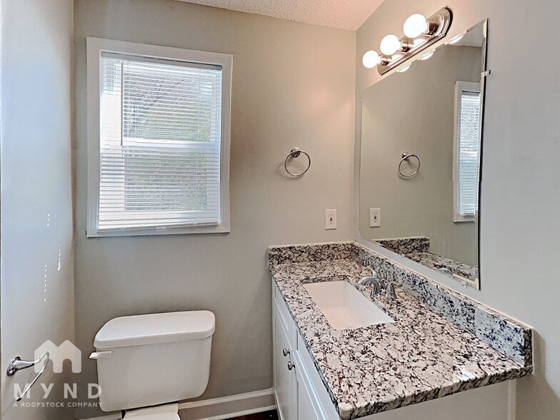 Building Photo - 5924 Sutton Dr