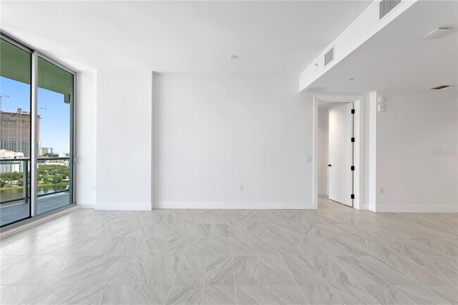 Building Photo - 777 3rd Ave N