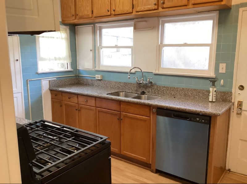 Building Photo - 9979 Robbins Dr