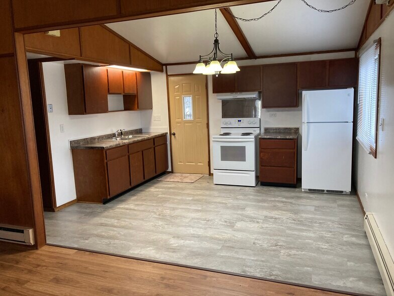 Building Photo - 17809 57th Ave